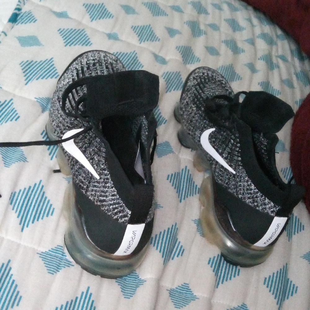 Some Nike Shoes - Picture 6 of 6